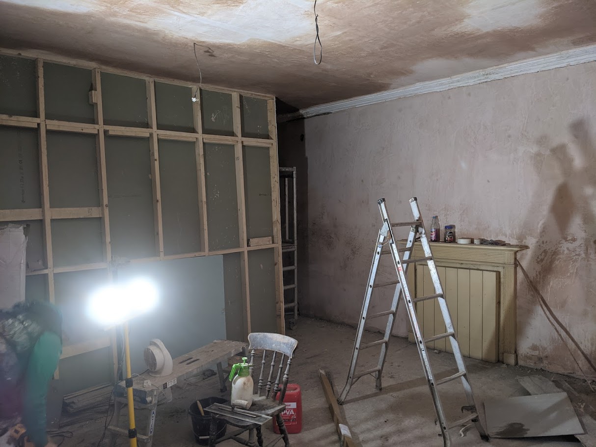 Drylining and partition installation image for commercial contracting blog content